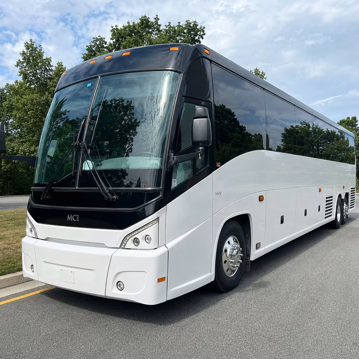 charter buses for los angeles government agency shuttles and employee transportation
